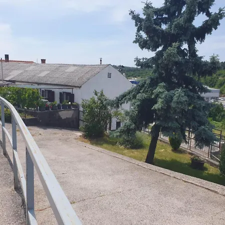 Lusi Apartament *